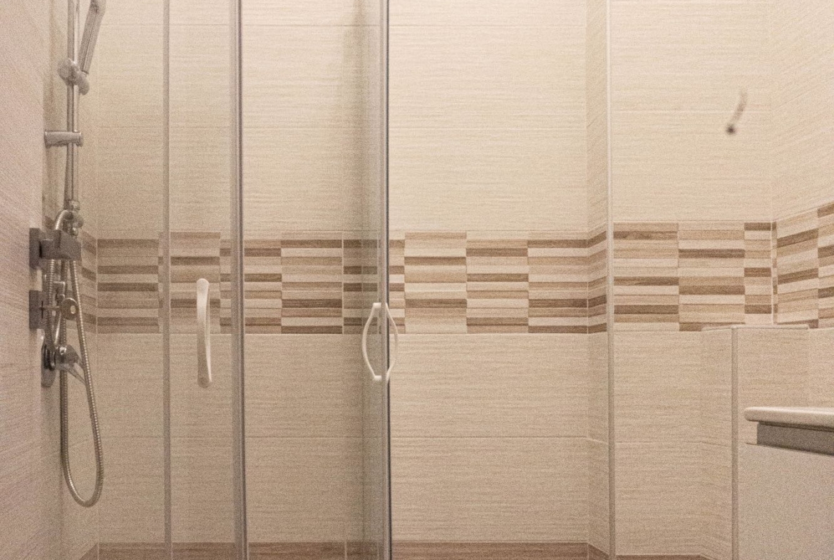 NewStyleHome: Immobile Via XX Settembre 15 bagno privato doccia
