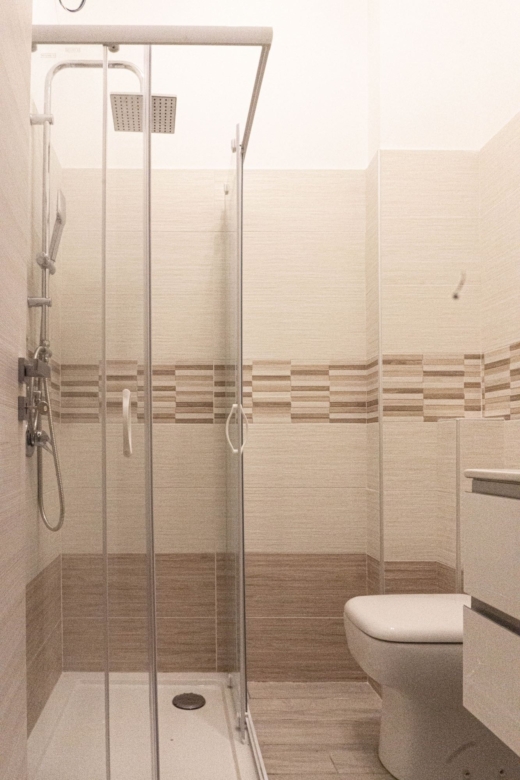 XX-Settembre-15-15_Bagno privato NewStyleHome: Immobile Via XX Settembre 15 bagno privato doccia