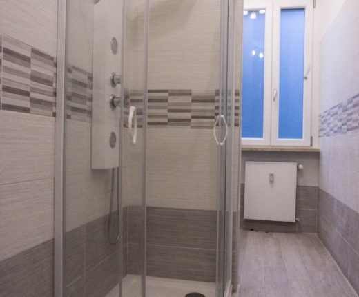 NewStyleHome: Immobile Via XX Settembre 15 bagno doccia