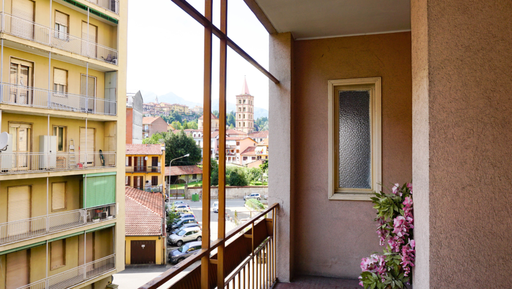 Via Pietro Micca__Balcone