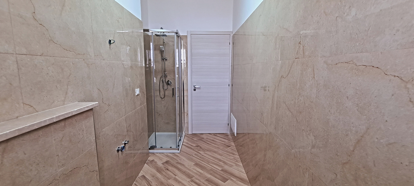Via Nazario Sauro Bagno 1