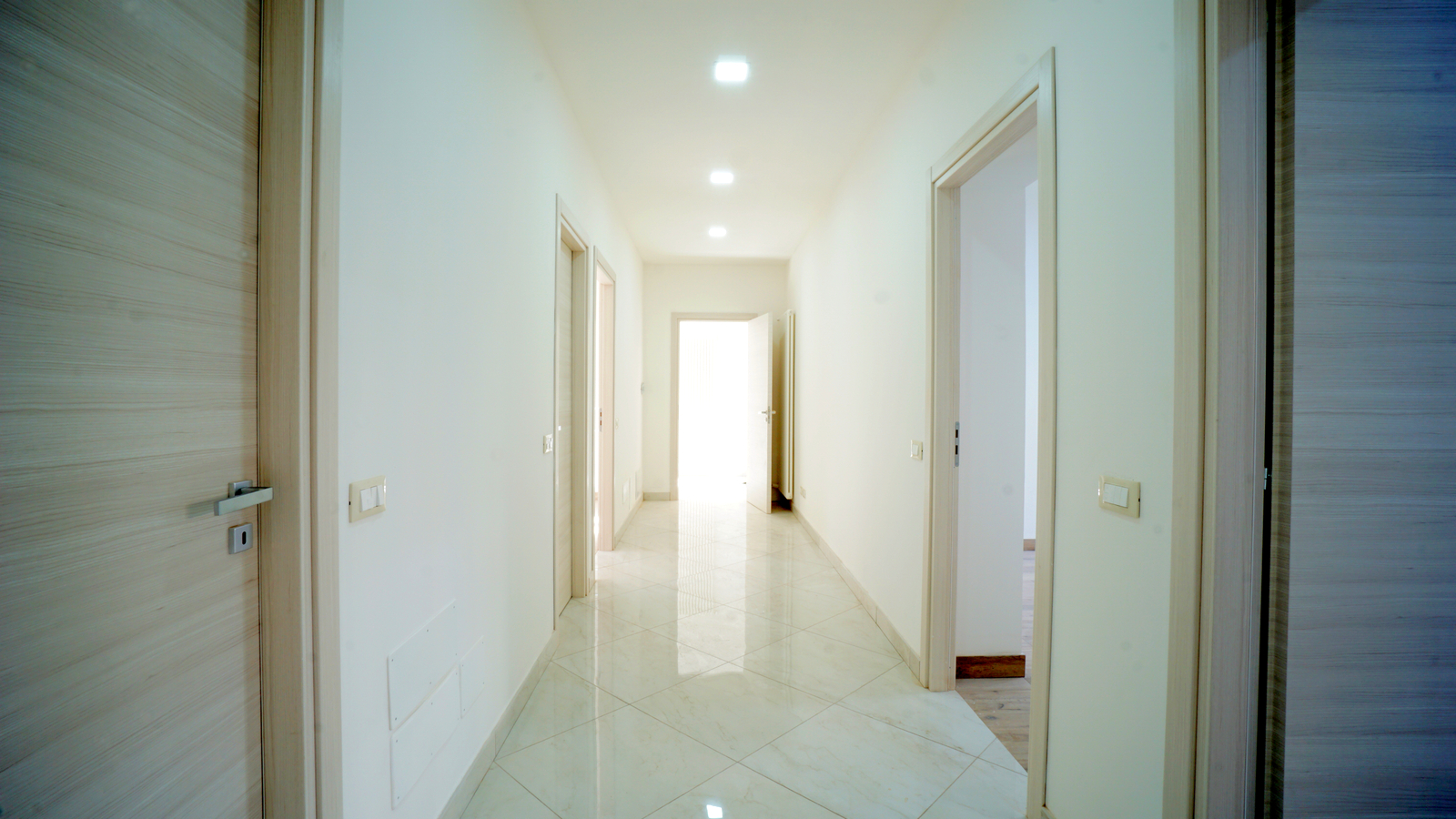 10_VIA OBERDAN_CORRIDOIO