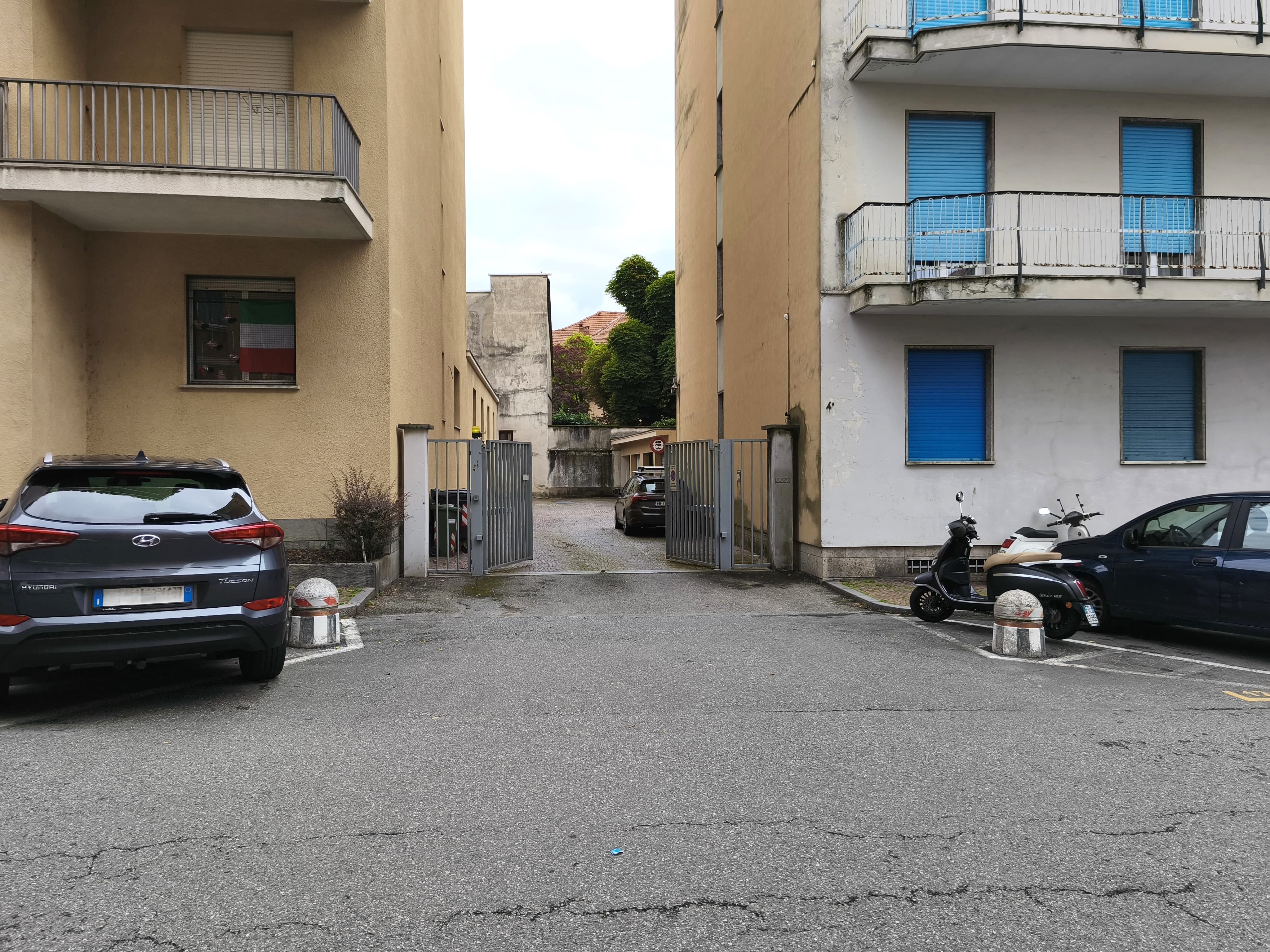 01_INGRESSO GARAGE Via Dante 9
