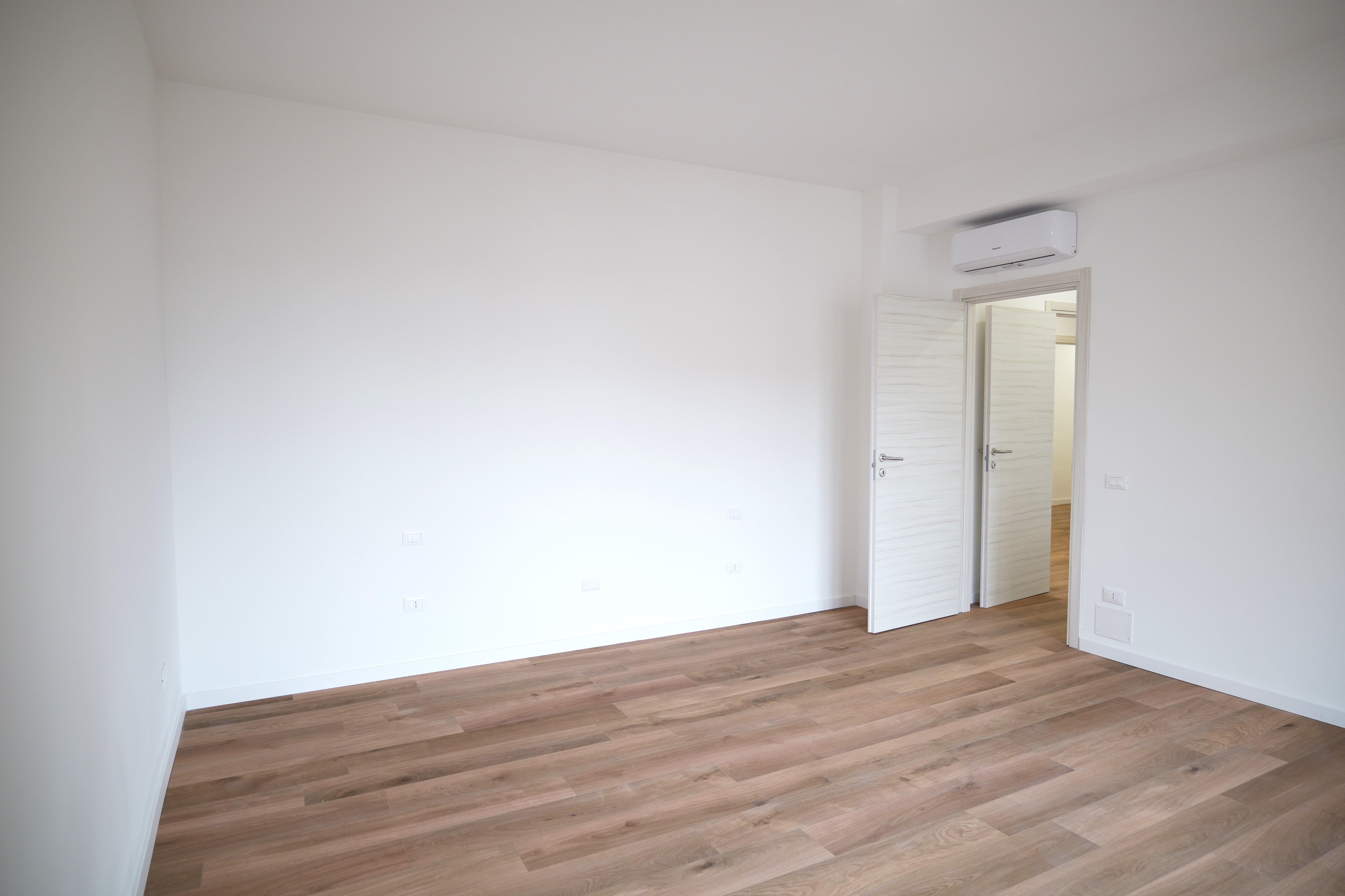 19_CAMERA 1 Viale Roma 12